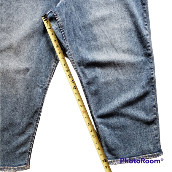 Ava & Viv Medium Wash High Rise Slim Straight Crop No Gap Size 26W Reg - Picture 5 of 11